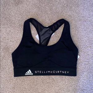 black sports bra